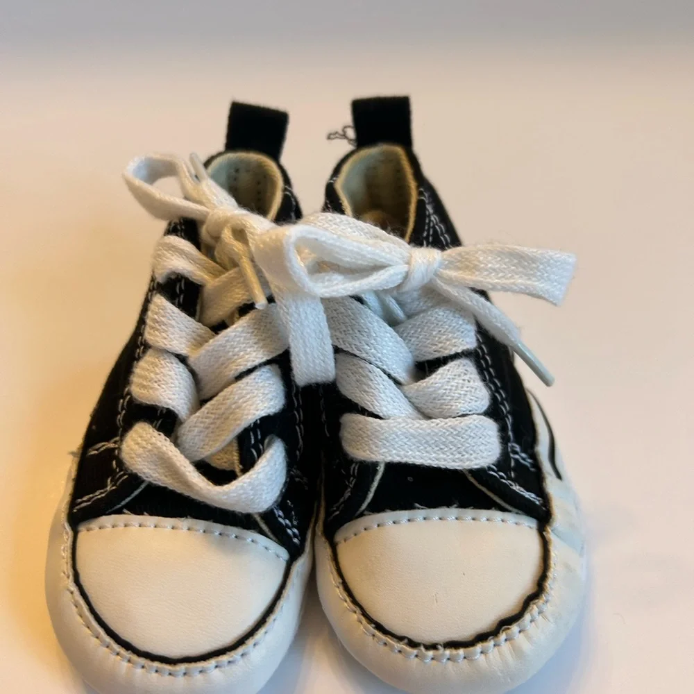 NWOT Converse Infant Black Soft Sole Sneakers, Sz. 3